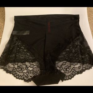 NWT Spanx black lace Sz. M brief